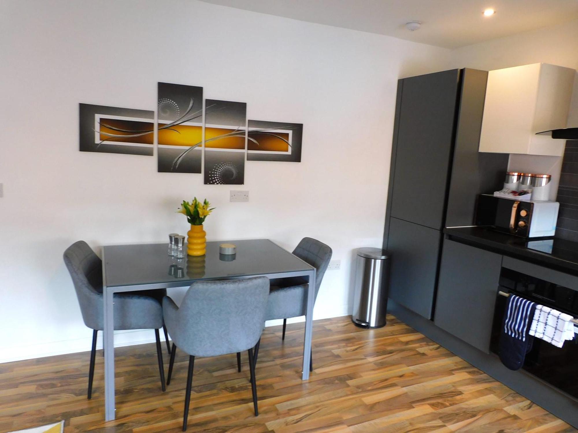 Newly Refurbished 1 Bed Apt In Hamilton Close To Station And Local Amenities Zewnętrze zdjęcie