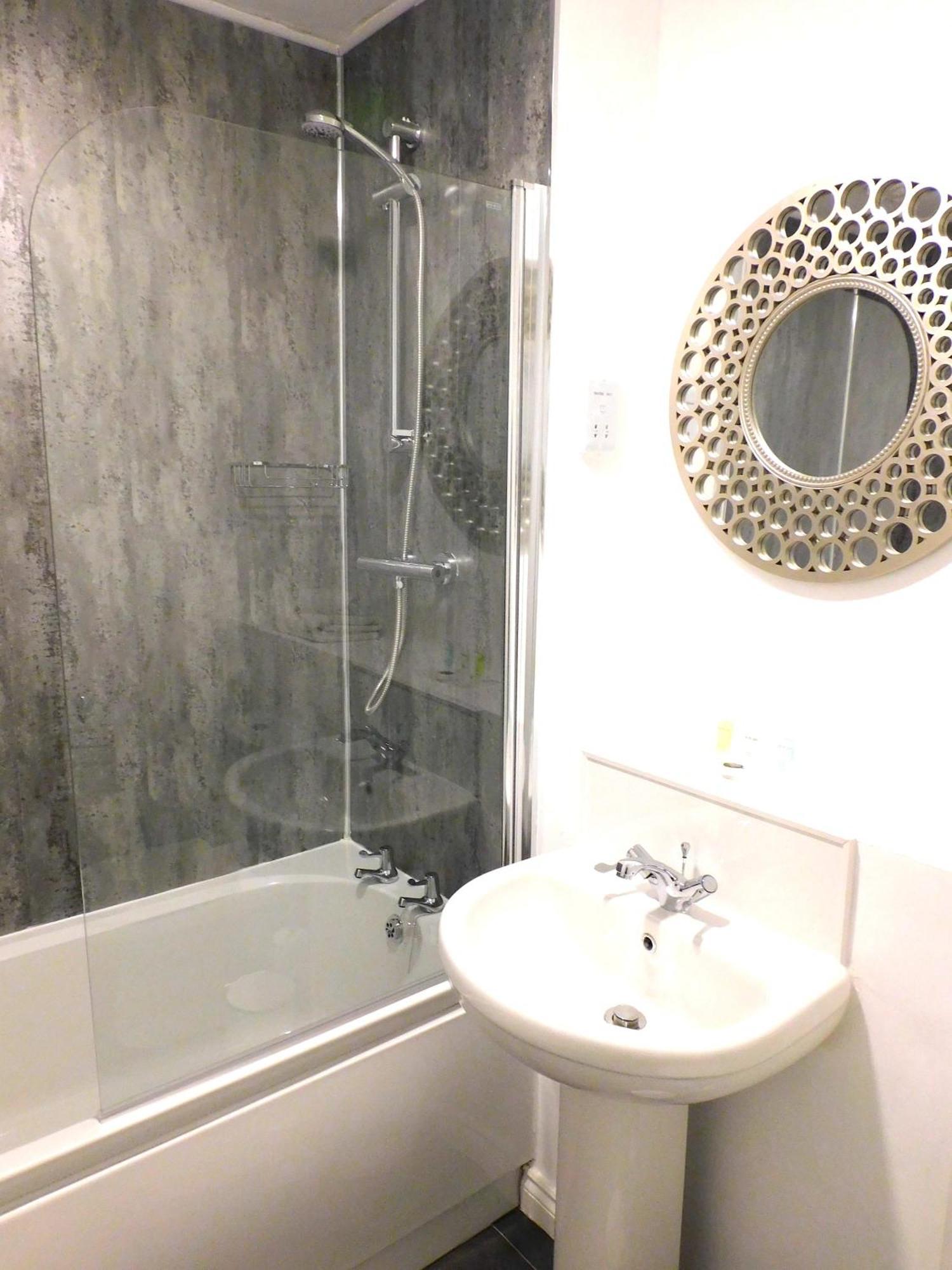 Newly Refurbished 1 Bed Apt In Hamilton Close To Station And Local Amenities Zewnętrze zdjęcie
